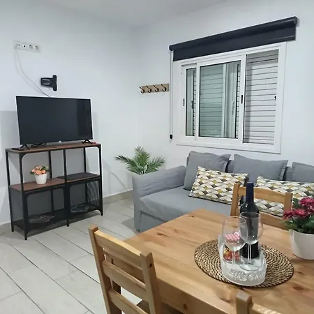 Kyomu El Pilar Apartment *